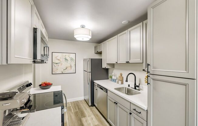 2 beds, 1 bath, 900 sqft, $2,100, Unit Apt. 216