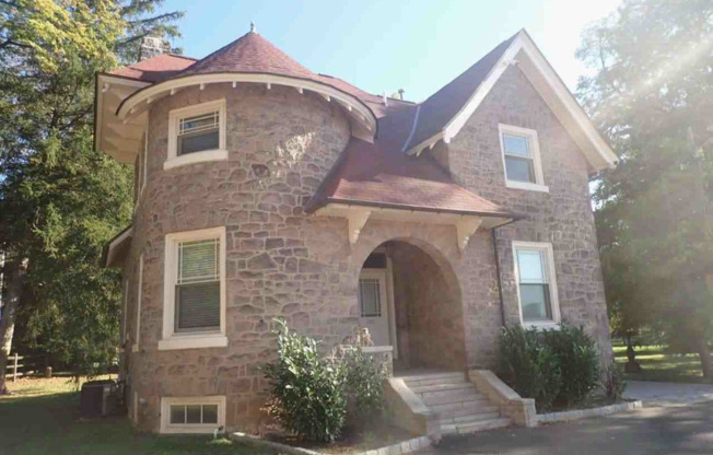 1015 Cedar Road