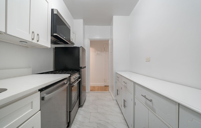 2 beds, 1 bath, 900 sqft, $6,250, Unit 7A