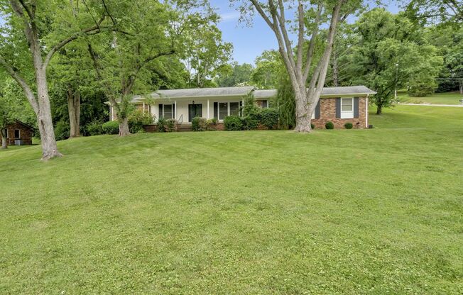 Awesome 3BE/2BA home in the desirable Belle Meade neighborhood!