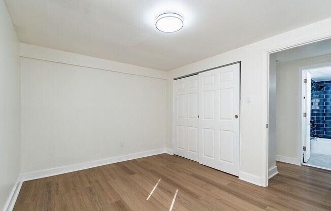 Bedroom-Renovated (1BD, 1BA 500SF)