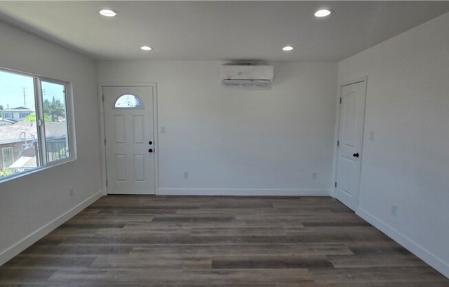 835 E 92 ST