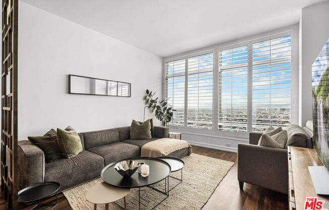 1 bed, 2 baths, 1,120 sqft, $6,000, Unit 36F