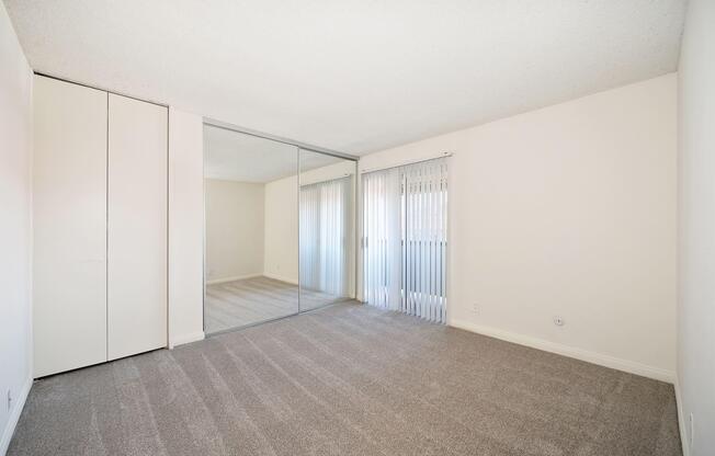 1 bed, 1 bath, 725 sqft, $2,445