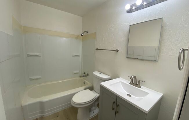 7209 Jenwood Ave. | 2 BR 1 BA | 768 SF