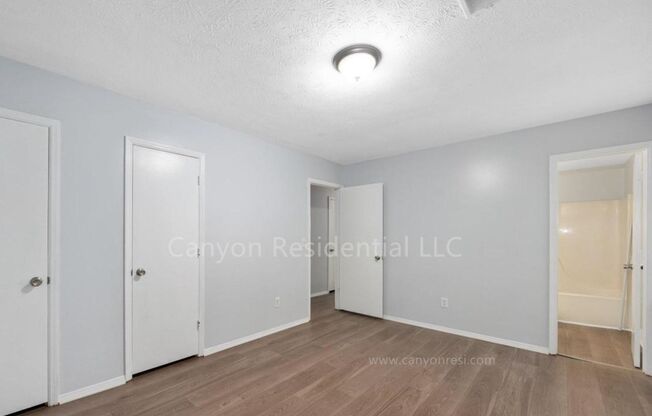 Beautiful 3b Room!Move in ready!