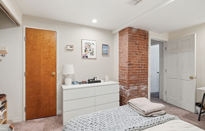 2 beds, 1 bath, 1,037 sqft, $4,600, Unit 104