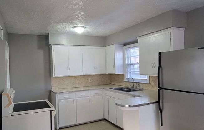 Dundee 2 Bed Townhome!