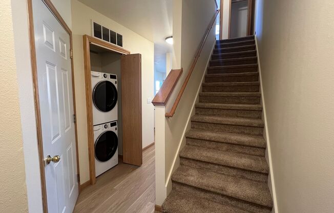 2 beds, 1 bath, 868 sqft, $1,505, Unit 22