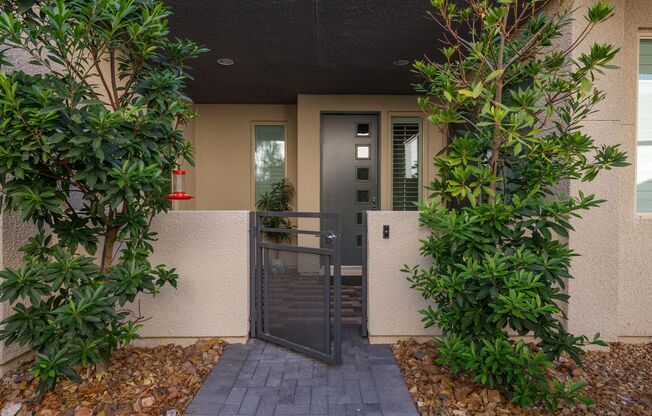 Luxury Summerlin townhome in resort style gated community
