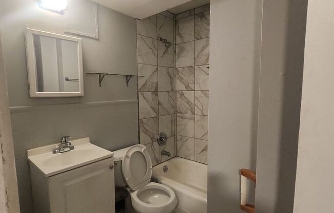 1 bed, 1 bath, $1,100, Unit 1A