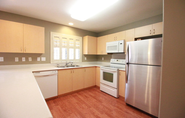 Mililani Mauka - 3 Bedroom, 2.5 Bath, 2 Parking Home located in Cul-de-Sac !