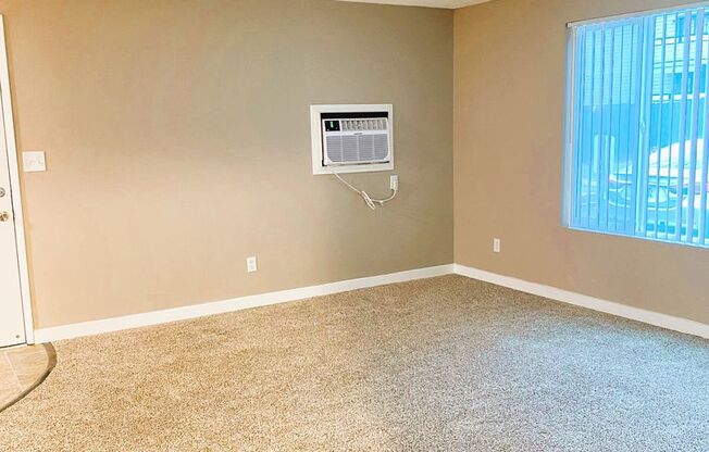 2 beds, 1 bath, 830 sqft, $1,385, Unit P-148