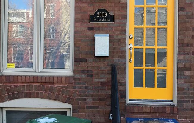 Cozy Rustic 2br/1.5ba Canton Townhome w/ Rooftop Deck!