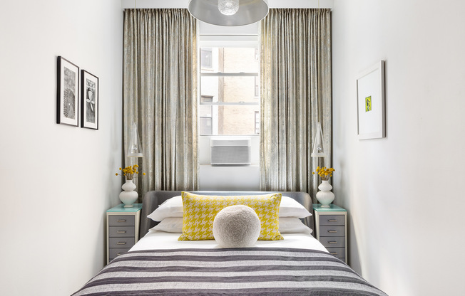 258 W 93 ST