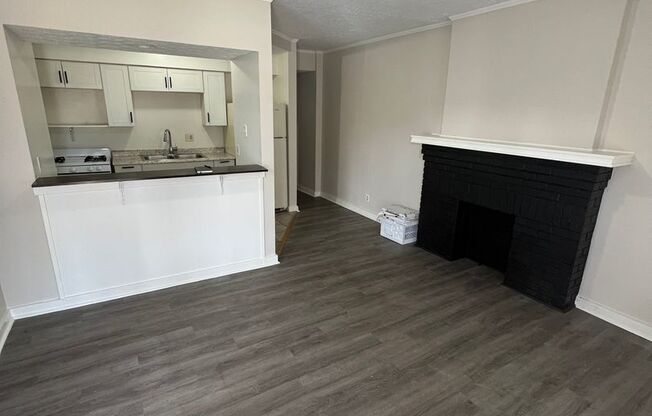 1 bed, 1 bath, 600 sqft, $825, Unit 1476