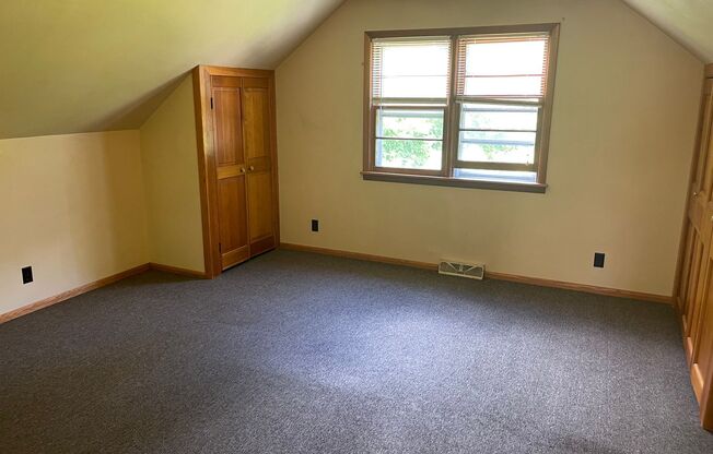 4 beds, 1 bath, $1,800