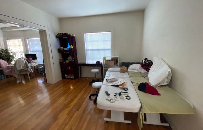 2 beds, 1 bath, $1,795, Unit 950 - A