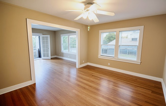 Beautiful Apartments near Loose Park!!!