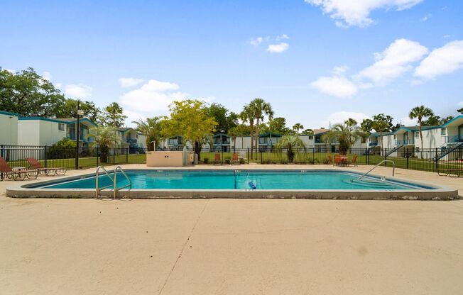 2 beds, 1.5 baths, 850 sqft, $1,149, Unit G240