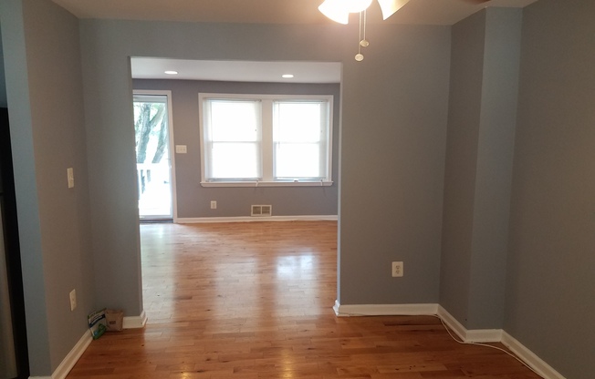 Charming 3 Bedroom/1 Bathroom Townhome in Westport, MD!