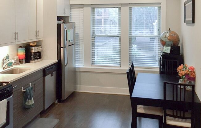 1 bed, 1 bath, 688 sqft, $2,195, Unit 3919-1W