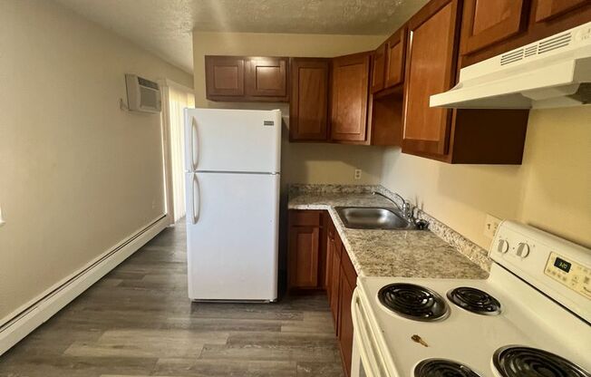 1 bed, 1 bath, 750 sqft, $950, Unit Apt 4