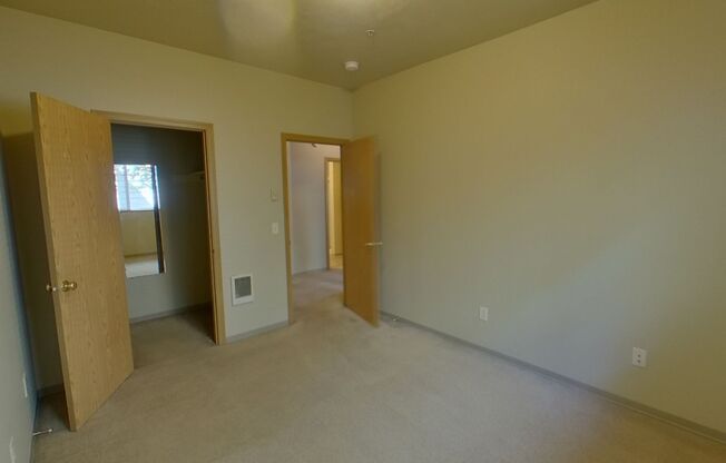 3 beds, 1 bath, 1,000 sqft, $2,200, Unit 3