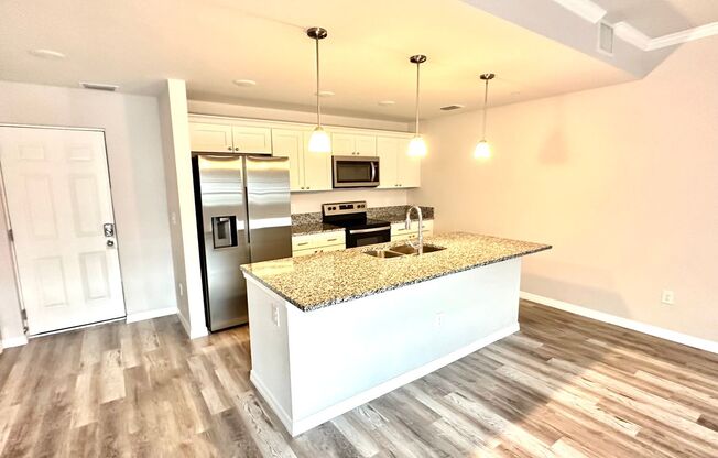 2771 Royal Palms Ave
