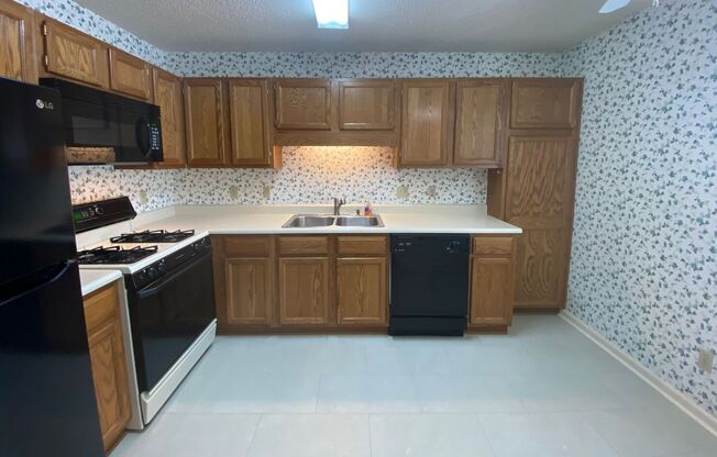 2 beds, 2 baths, $1,895