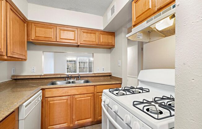 2 beds, 2.5 baths, $1,550, Unit 51