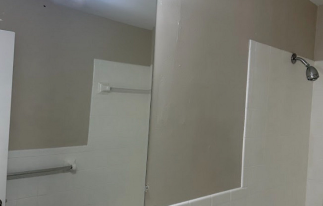 1 bed, 1 bath, 650 sqft, $1,265, Unit 1650-9