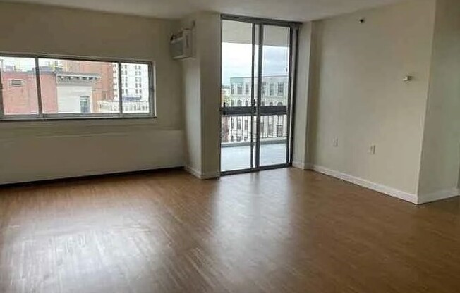 2 beds, 2 baths, 950 sqft, $3,900, Unit 801
