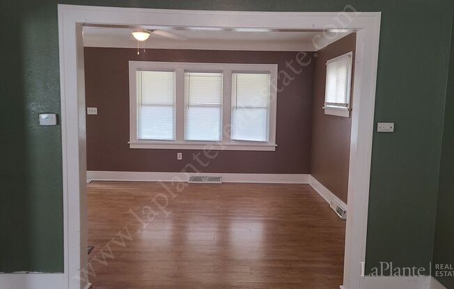 3 beds, 1 bath, $700