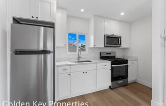 Welcome to our newly remodeled apartment in South Oceanside just a few blocks from the beach!