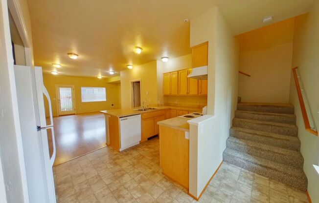 3462-3464-3466 Alder Alley