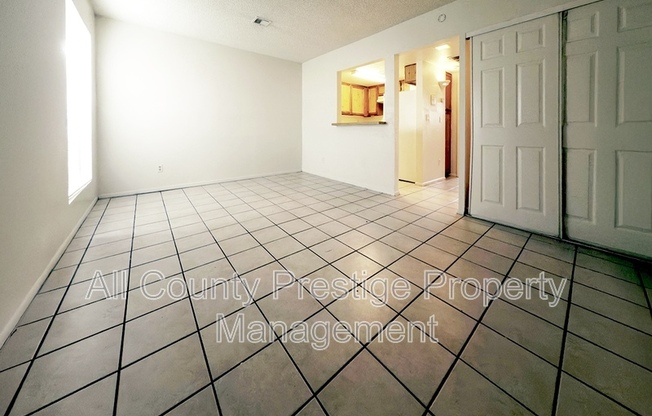 1831 W MULBERRY DR