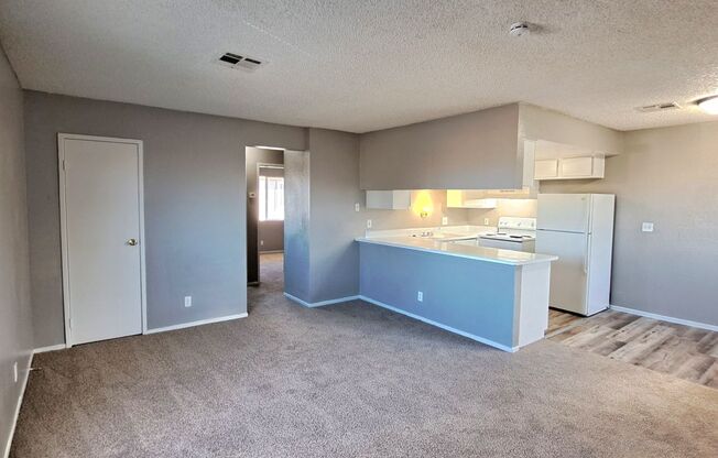 2 beds, 1 bath, 730 sqft, $1,400, Unit D