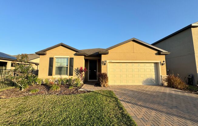 Single family house in Lake Nona! Gate community & A rated school within 2 mins and lots of amenities!