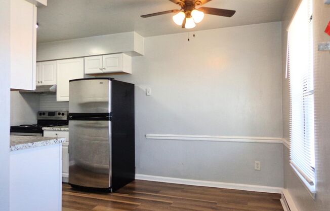 2 beds, 1 bath, 750 sqft, $1,150, Unit Unit 7