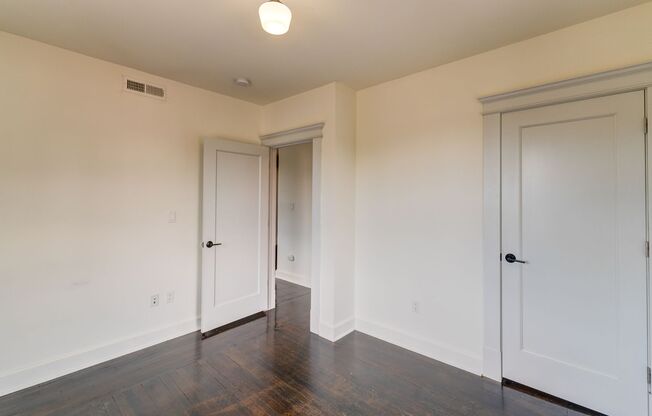 3 beds, 2 baths, 736 sqft, $2,695, Unit 36