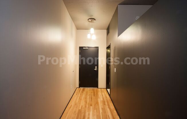 Vibrant One Bedroom Loft w/ City Views In The Heart of The Pearl!