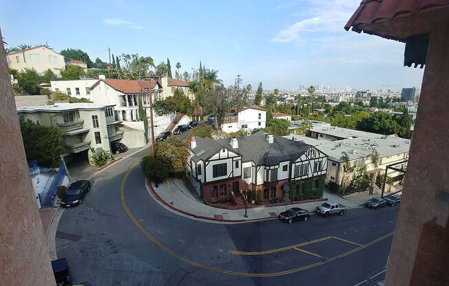 2 beds, 2 baths, 910 sqft, $2,795, Unit 401