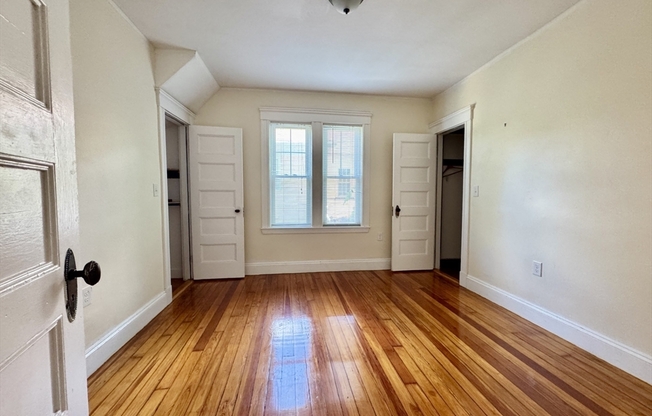 32 WALNUT ST