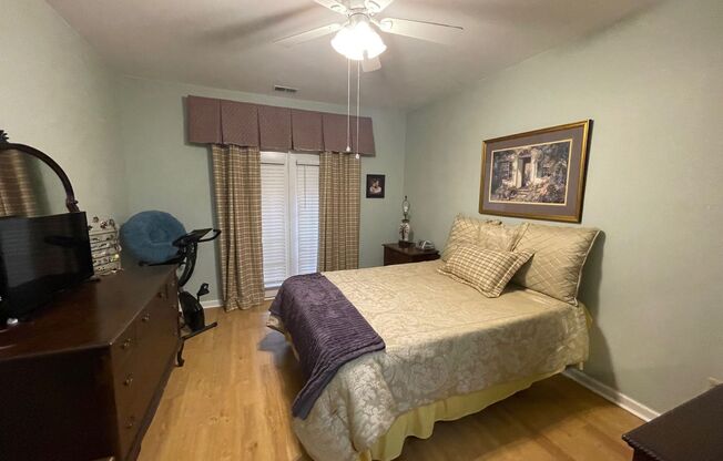 2 beds, 2 baths, $1,600