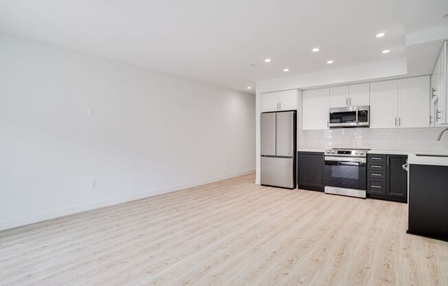 1 bed, 1 bath, 605 sqft, $2,695, Unit 117