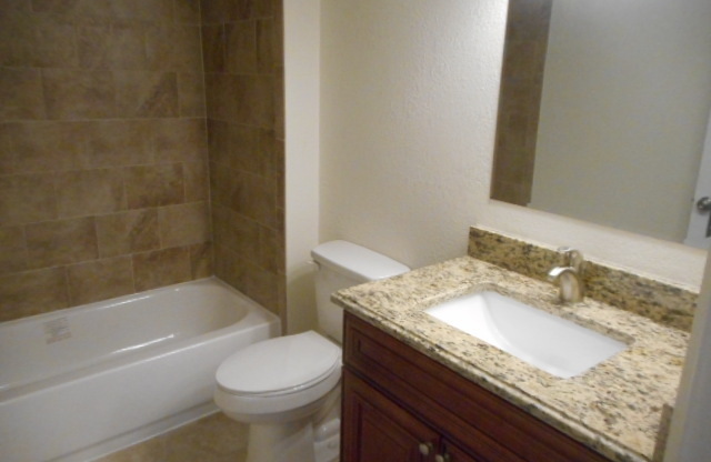 1st Floor Unit overlooking the Preserve- 2/2 Condo in the Enclave