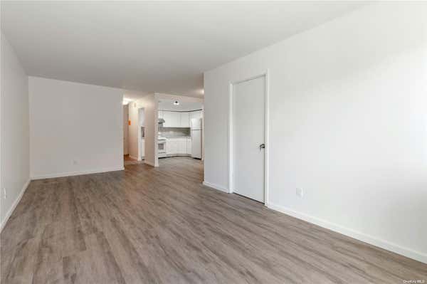 3 beds, 1 bath, $3,000, Unit 2