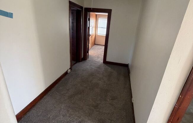 614 Douglas Ave, Des Moines, IA 50313