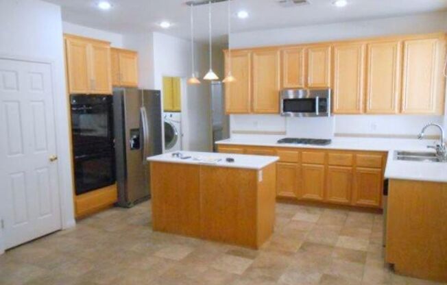 Beautiful 4 Bedroom Home in Summerlin